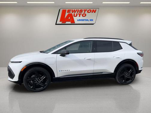 Iridescent Pearl Tricoat 2024 Chevrolet Equinox EV RS