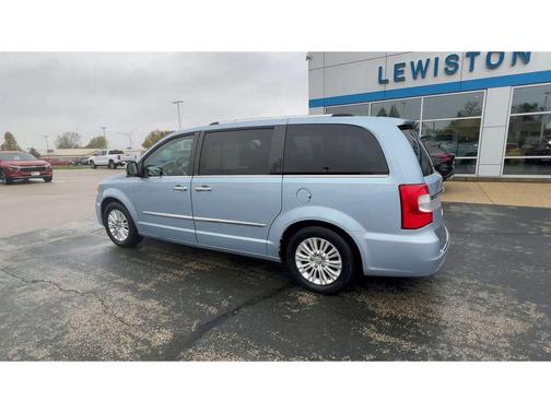 2012 Chrysler Town & Country Limited