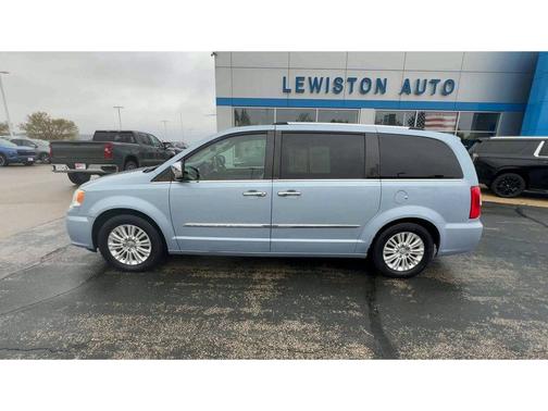 2012 Chrysler Town & Country Limited