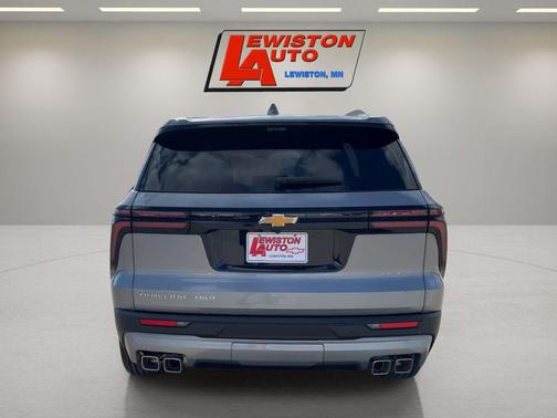 Sterling Gray Metallic 2026 Chevrolet Traverse LT