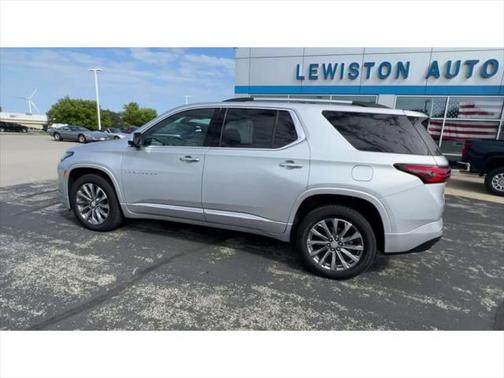 Silver Ice Metallic 2022 Chevrolet Traverse Premier