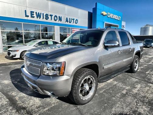 Photo 1 of 32 of 2007 Chevrolet Avalanche LTZ
