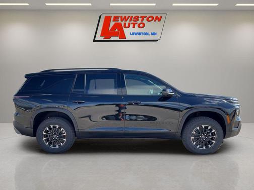 Mosaic Black Metallic 2026 Chevrolet Traverse AWD Z71