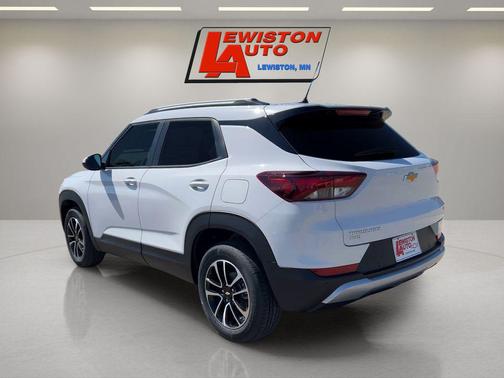 Summit White 2026 Chevrolet Trailblazer LT