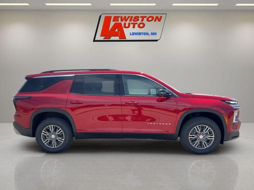 Radiant Red Tintcoat 2026 Chevrolet Traverse LT