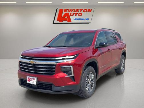 Radiant Red Tintcoat 2026 Chevrolet Traverse LT