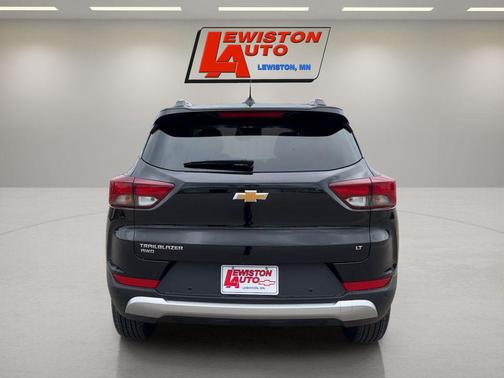 Mosaic Black Metallic 2026 Chevrolet Trailblazer LT