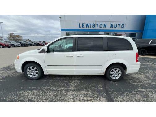 2010 Chrysler Town & Country Touring
