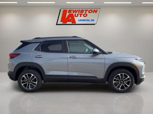Sterling Gray Metallic 2026 Chevrolet Trailblazer LT