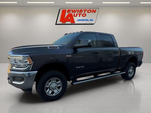 2022 RAM 2500 Tradesman Crew Cab 4x4 6'4' Box