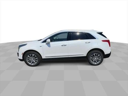 Crystal White Tricoat 2017 Cadillac XT5 Luxury