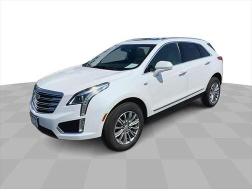 Crystal White Tricoat 2017 Cadillac XT5 Luxury