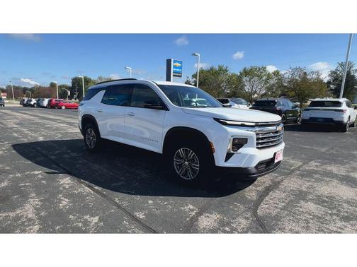 2025 Chevrolet Traverse LT