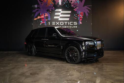 Black 2022 Rolls-Royce Cullinan SUV