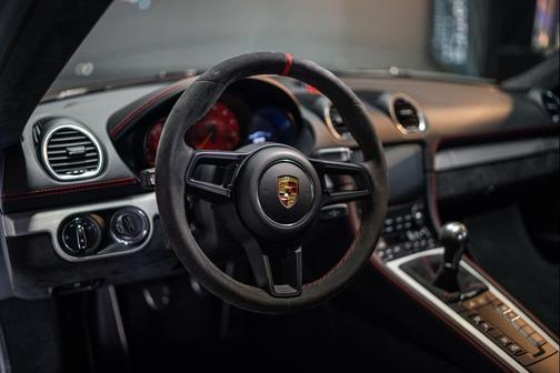 2020 Porsche 718 Cayman GT4