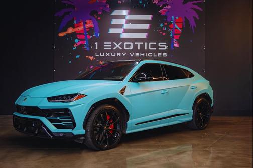 2021 Lamborghini Urus Graphite Capsule