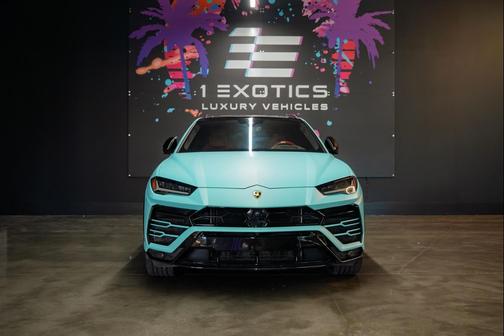 2021 Lamborghini Urus Graphite Capsule
