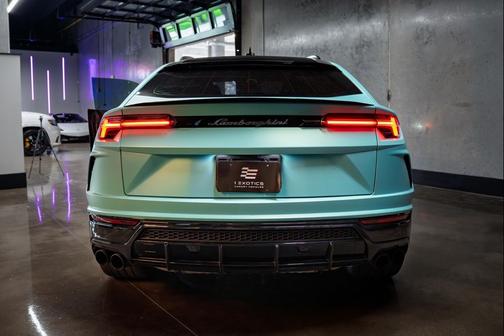 2021 Lamborghini Urus Graphite Capsule