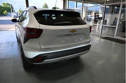 Summit White 2026 Chevrolet Trax LT