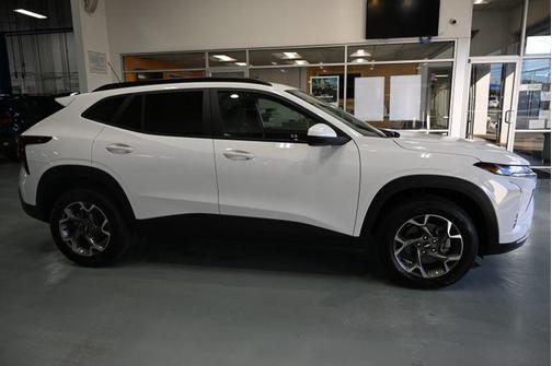 Summit White 2026 Chevrolet Trax LT