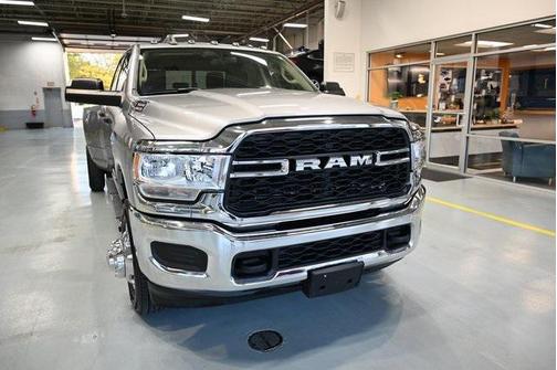 2020 RAM 3500 Tradesman Crew Cab 4x4 8' Box