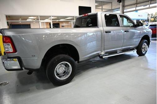 2020 RAM 3500 Tradesman Crew Cab 4x4 8' Box