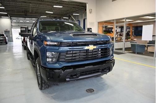 2026 Chevrolet Silverado 2500 Custom