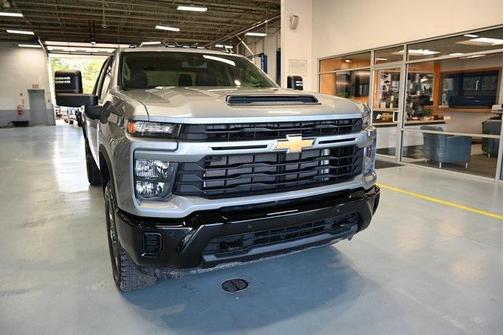2026 Chevrolet Silverado 2500 Custom