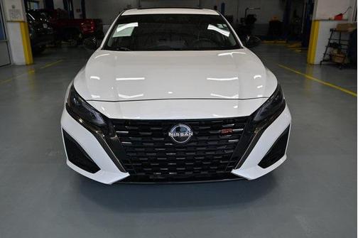 2023 Nissan Altima SR FWD