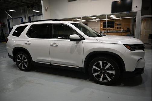 2024 Honda Pilot Touring 8-Passenger