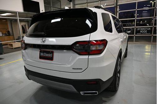 2024 Honda Pilot Touring 8-Passenger