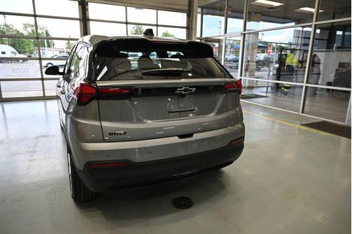 Sterling Gray Metallic 2027 Chevrolet Bolt LT FWD