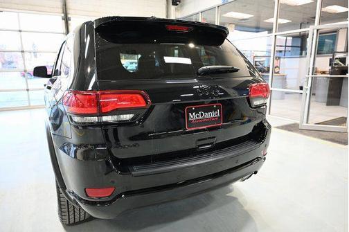 2022 Jeep Grand Cherokee Laredo