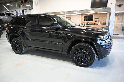 2022 Jeep Grand Cherokee Laredo