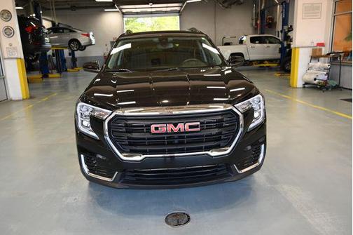 Ebony Twilight Metallic 2024 GMC Terrain SLE