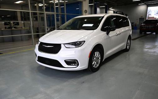 Bright White Clearcoat 2024 Chrysler Pacifica Touring L