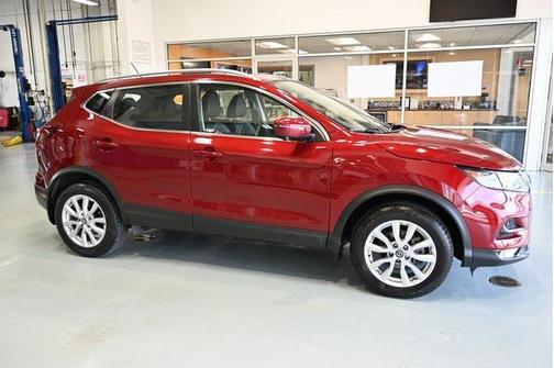 2022 Nissan Rogue Sport SV