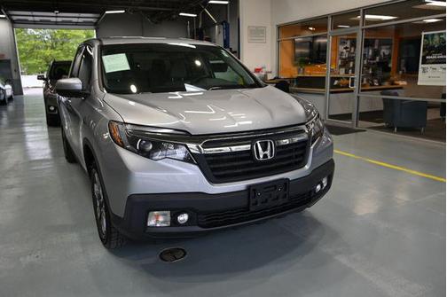 Lunar Silver Metallic 2017 Honda Ridgeline RTL