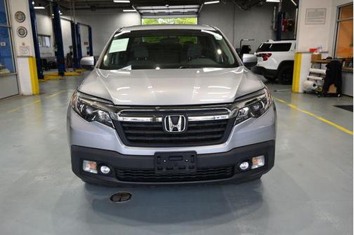 Lunar Silver Metallic 2017 Honda Ridgeline RTL