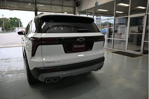 Summit White 2027 Chevrolet Traverse LT