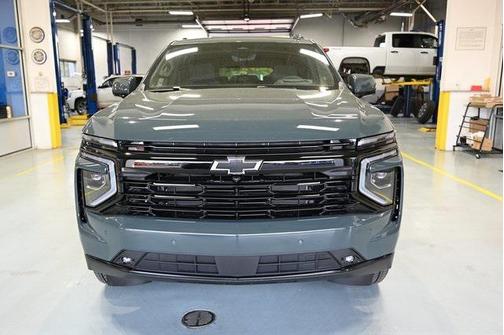 2025 Chevrolet Suburban RST