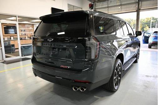 2025 Chevrolet Suburban RST