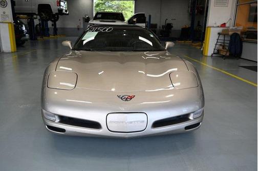 2000 Chevrolet Corvette Base