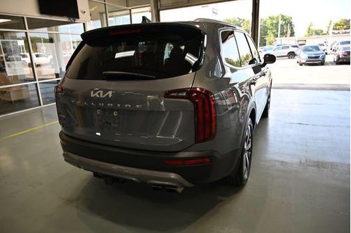 Everlasting Silver 2022 Kia Telluride S