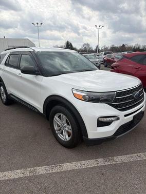 Star White Metallic Tri-Coat 2022 Ford Explorer XLT