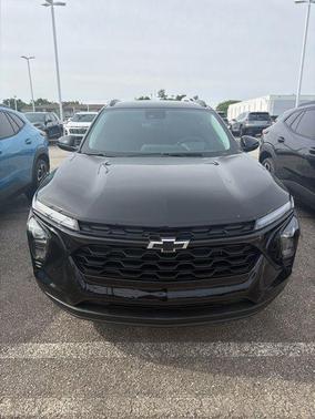 Mosaic Black Metallic 2026 Chevrolet Trax LT