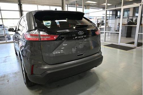 2021 Ford Edge SE