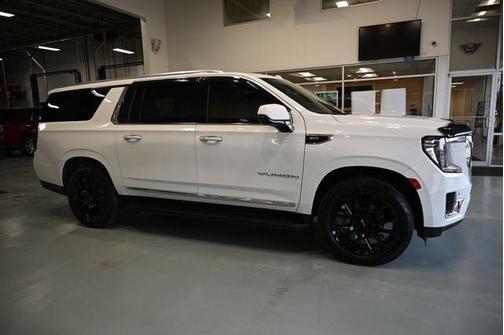 Summit White 2022 GMC Yukon XL SLT