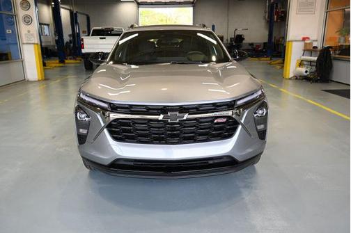 Sterling Gray Metallic 2026 Chevrolet Trax FWD 2RS
