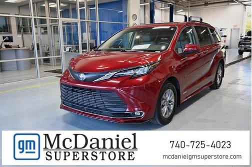 2021 Toyota Sienna XLE 8 Passenger